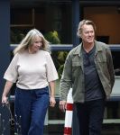 Hoogland 29 augustus 2026
Linda de Mol en haar partner Jeroen Rietbergen gaan winkeles bij BOBS in Hoogland . Eigenaar Bob Reijnders vangt ze op.