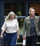 Hoogland 29 augustus 2026
Linda de Mol en haar partner Jeroen Rietbergen gaan winkeles bij BOBS in Hoogland . Eigenaar Bob Reijnders vangt ze op.