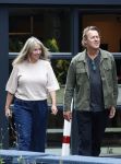 Hoogland 29 augustus 2026
Linda de Mol en haar partner Jeroen Rietbergen gaan winkeles bij BOBS in Hoogland . Eigenaar Bob Reijnders vangt ze op.