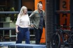 Hoogland 29 augustus 2026
Linda de Mol en haar partner Jeroen Rietbergen gaan winkeles bij BOBS in Hoogland . Eigenaar Bob Reijnders vangt ze op.