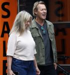 Hoogland 29 augustus 2026
Linda de Mol en haar partner Jeroen Rietbergen gaan winkeles bij BOBS in Hoogland . Eigenaar Bob Reijnders vangt ze op.