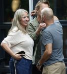 Hoogland 29 augustus 2026
Linda de Mol en haar partner Jeroen Rietbergen gaan winkeles bij BOBS in Hoogland . Eigenaar Bob Reijnders vangt ze op.