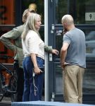 Hoogland 29 augustus 2026
Linda de Mol en haar partner Jeroen Rietbergen gaan winkeles bij BOBS in Hoogland . Eigenaar Bob Reijnders vangt ze op.