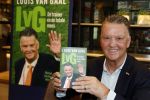 Amstelveen 15 augustus 2026
Louis v Gaal signeert bij boekhandel Venstra in het Stadshart .