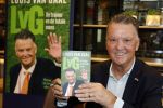 Amstelveen 15 augustus 2026
Louis v Gaal signeert bij boekhandel Venstra in het Stadshart .