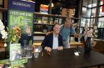 Amstelveen 15 augustus 2026
Louis v Gaal signeert bij boekhandel Venstra in het Stadshart .