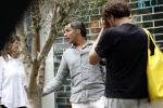Amsterdam 27 juli 2026
Mark Baanders wordt in amsterdam zuid op straat en terras geinterviewd