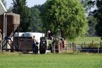 Flanssum 1 augustus 2026
De meilandjes hebben opnames op een boerderij voor een nieuwe serie op Videoland . Maxime Meiland Montana Meiland Erica Meiland en Martien Meiland werken op de boerderij .