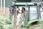 Flanssum 1 augustus 2026
De meilandjes hebben opnames op een boerderij voor een nieuwe serie op Videoland . Maxime Meiland Montana Meiland Erica Meiland en Martien Meiland werken op de boerderij .