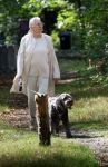 Blaricum 29 augustus 2026
Monique v d Ven laat haar hond uit in Blaricum 