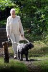Blaricum 29 augustus 2026
Monique v d Ven laat haar hond uit in Blaricum 