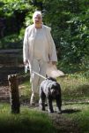 Blaricum 29 augustus 2026
Monique v d Ven laat haar hond uit in Blaricum 