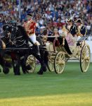 Aken 11 augustus 2026
Prinses Amalia op bezoek bij het wereldkampioenschap Paarden in Aken . ook de deense Koningin Mary van Denemarken was aanwezig alsmede Prinses Benedikte van Denemarken , Infante Elena van Spanje en Zara Tindall . Prinses Amalia werd rond gereden in haar favoriete koets  Creme Caleche. Ze heeft in een interview ooit gezegd dat ze in deze koets wil trouwen 