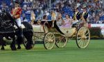 Aken 11 augustus 2026
Prinses Amalia op bezoek bij het wereldkampioenschap Paarden in Aken . ook de deense Koningin Mary van Denemarken was aanwezig alsmede Prinses Benedikte van Denemarken , Infante Elena van Spanje en Zara Tindall . Prinses Amalia werd rond gereden in haar favoriete koets  Creme Caleche. Ze heeft in een interview ooit gezegd dat ze in deze koets wil trouwen 
