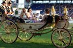 Aken 11 augustus 2026
Prinses Amalia op bezoek bij het wereldkampioenschap Paarden in Aken . ook de deense Koningin Mary van Denemarken was aanwezig alsmede Prinses Benedikte van Denemarken , Infante Elena van Spanje en Zara Tindall . Prinses Amalia werd rond gereden in haar favoriete koets  Creme Caleche. Ze heeft in een interview ooit gezegd dat ze in deze koets wil trouwen 