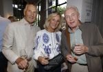 Blaricum 20 augustus 2026
Andre v Duin krijgt uit handen van Jacques Walch het eerste magazine overhandigd van makelaarskantoor Voorma en Walch. Tineke Schouten staat ook in het magazine. Rini v d Lee Tineke Schouten en Andre v Duin 