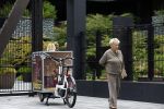 Amsterdam 18 augustus 2026
Tatjana haar vriend Lex v Hessen en haar moeder gaan met 2 makelaars een appartement bekijken in complex Valerius in Amsterdam zuid 