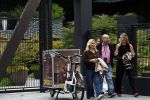 Amsterdam 18 augustus 2026
Tatjana haar vriend Lex v Hessen en haar moeder gaan met 2 makelaars een appartement bekijken in complex Valerius in Amsterdam zuid 