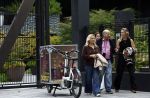 Amsterdam 18 augustus 2026
Tatjana haar vriend Lex v Hessen en haar moeder gaan met 2 makelaars een appartement bekijken in complex Valerius in Amsterdam zuid 