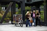 Amsterdam 18 augustus 2026
Tatjana haar vriend Lex v Hessen en haar moeder gaan met 2 makelaars een appartement bekijken in complex Valerius in Amsterdam zuid 