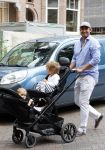 Amsterdam 27 augustus 2026
Thierry Baudet met zijn zoon  Lancelot en dochter Penelope wandelend in Amsterdam zuid