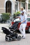 Amsterdam 27 augustus 2026
Thierry Baudet met zijn zoon  Lancelot en dochter Penelope wandelend in Amsterdam zuid