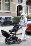 Amsterdam 27 augustus 2026
Thierry Baudet met zijn zoon  Lancelot en dochter Penelope wandelend in Amsterdam zuid
