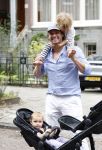 Amsterdam 27 augustus 2026
Thierry Baudet met zijn zoon  Lancelot en dochter Penelope wandelend in Amsterdam zuid