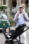 Amsterdam 27 augustus 2026
Thierry Baudet met zijn zoon  Lancelot en dochter Penelope wandelend in Amsterdam zuid