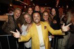 Apeldoorn 28 augustus 2026
Timothy van B&B vol liefde zijn eerste optreden als zanger bij Apeldoorn Live . Ook Tino Martin en Gerard Joling treden op .
