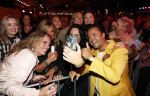 Apeldoorn 28 augustus 2026
Timothy van B&B vol liefde zijn eerste optreden als zanger bij Apeldoorn Live . Ook Tino Martin en Gerard Joling treden op .
