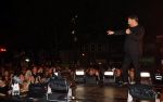Apeldoorn 28 augustus 2026
Timothy van B&B vol liefde zijn eerste optreden als zanger bij Apeldoorn Live . Ook Tino Martin en Gerard Joling treden op .