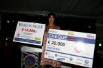 Breukelen 28 maart 2007
Isa Hoes krijgt cheque voor het goede doel bij het gala van de mobiele telefoon op Neyenrode.