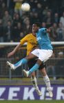 Breda, 31 Maart 2007 Kompetitiewedstrijd NAC-PSV, eindstand 1-1 Seizoen 2006/2007
Jefferson Farfan in een luchtduel