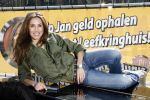 Amsterdam 26 maart 2007
jan Vayne en Jorinde Moll met vleugel op het paleis op de dam voor de grote beurt.