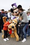 Parijs 31 maart 2007
Leontine Borsato met Luca Senna en Jada bij het 15 jarig bestaan van disneyland parijs.