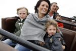 Parijs 31 maart 2007
Leontine Borsato met Luca Senna en Jada bij het 15 jarig bestaan van disneyland parijs.