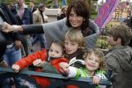 Parijs 31 maart 2007
Leontine Borsato met Luca Senna en Jada bij het 15 jarig bestaan van disneyland parijs.