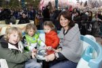 Parijs 31 maart 2007
Leontine Borsato met Luca Senna en Jada bij het 15 jarig bestaan van disneyland parijs.
