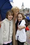 Paris 31 maart 207
Natasja Froger met haar zoons Didier en Maxim bij 15 jarig bestaan van Disneyland Parijs.