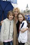 Paris 31 maart 207
Natasja Froger met haar zoons Didier en Maxim bij 15 jarig bestaan van Disneyland Parijs.