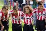 Eindhoven, 29 April 2007
PSV voor de 20e Landskampioen van Nederland
Seizoen 2006/2007
Op de foto de drie kinderen van Patrick Kluivert en het zoontje van zijn vriendin Rosanna Lima ( die in verwachting is van hun 5e kindje )