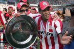 Eindhoven, 29 April 2007
PSV voor de 20e Landskampioen van Nederland
Seizoen 2006/2007
Op de foto Patrick Kluivert samen met Ibrahim Afellay met de kampioensschaal