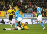 Breda, 31 Maart 2007 Kompetitiewedstrijd NAC-PSV, eindstand 1-1 Seizoen 2006/2007
Patrick Kluivert in duel met Rob Penders