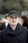 Parijs 31 maart 207
Phil Collins met zijn kinderen bij  15 jarig bestaan van Disneyland Parijs.