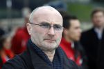 Parijs 31 maart 207
Phil Collins met zijn kinderen bij  15 jarig bestaan van Disneyland Parijs.
