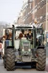 Amsterdam 24 maart 2007
Regilio Tuur en Glenn Helder (drumstel) met tractor op de pc hooftstraat vanwege het 5 jarig bestaan van cafe PC.
Regilio heeft een hoed op.