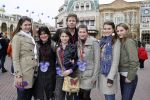 Parijs 31 maart 2007
Robert ten Brink met zijn vrouw Roos en hun 5 dochters bij het 15 jarig bestaan van Disneyland Parijs.