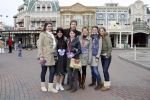Parijs 31 maart 2007
Robert ten Brink met zijn vrouw Roos en hun 5 dochters bij het 15 jarig bestaan van Disneyland Parijs.