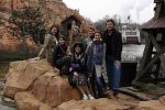 Parijs 31 maart 207
Robert ten Brink met zijn vrouw Roos en dochters 15 jarig bestaan van Disneyland Parijs.